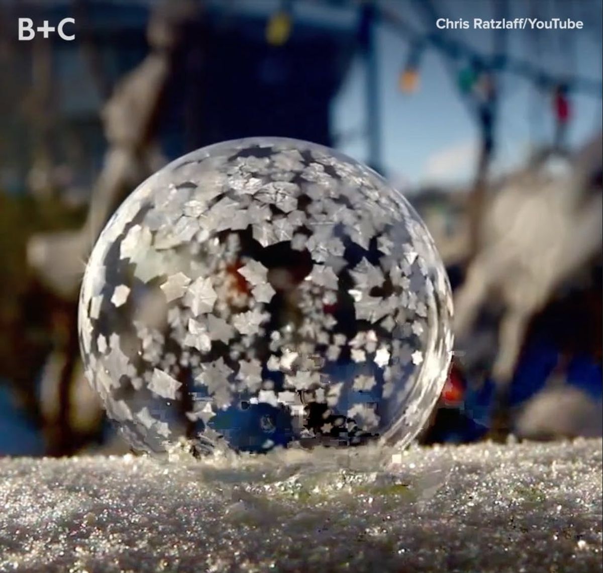 Proof That Frozen Bubbles Are Mesmerizing AF