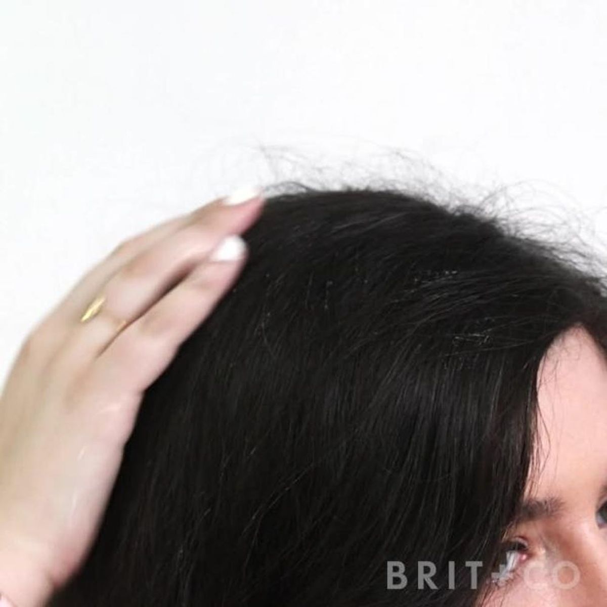 Life Hacks – How to Tame Frizzy Hair