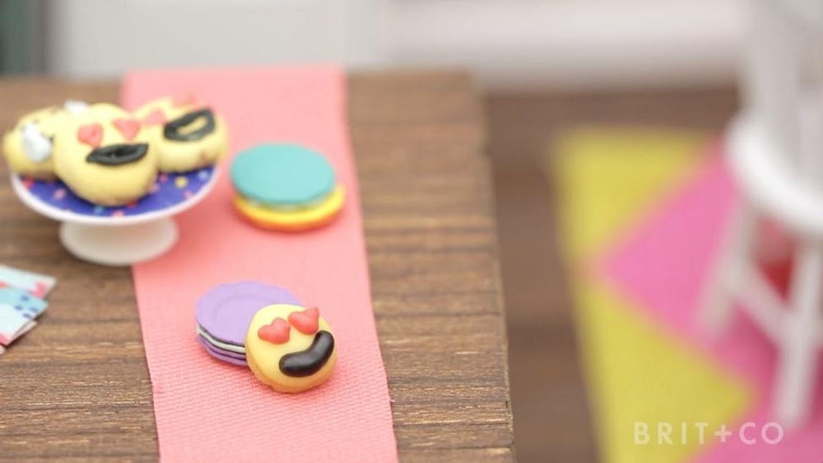 Make It Mini: Emoji Cookies