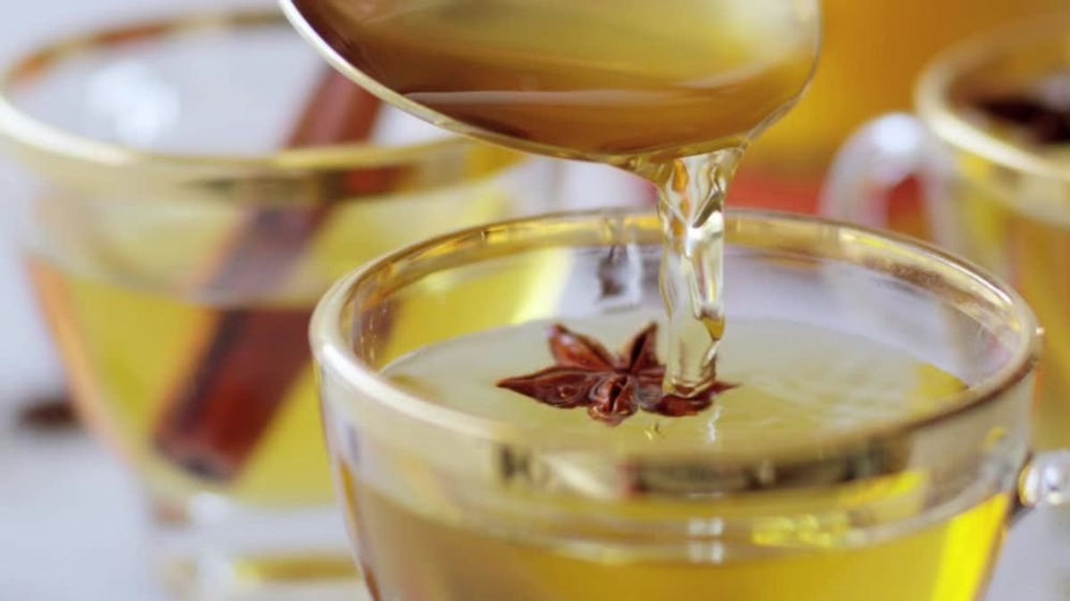 How to Make Mulled Cider (Plus an Adorable Hostess Gift!)