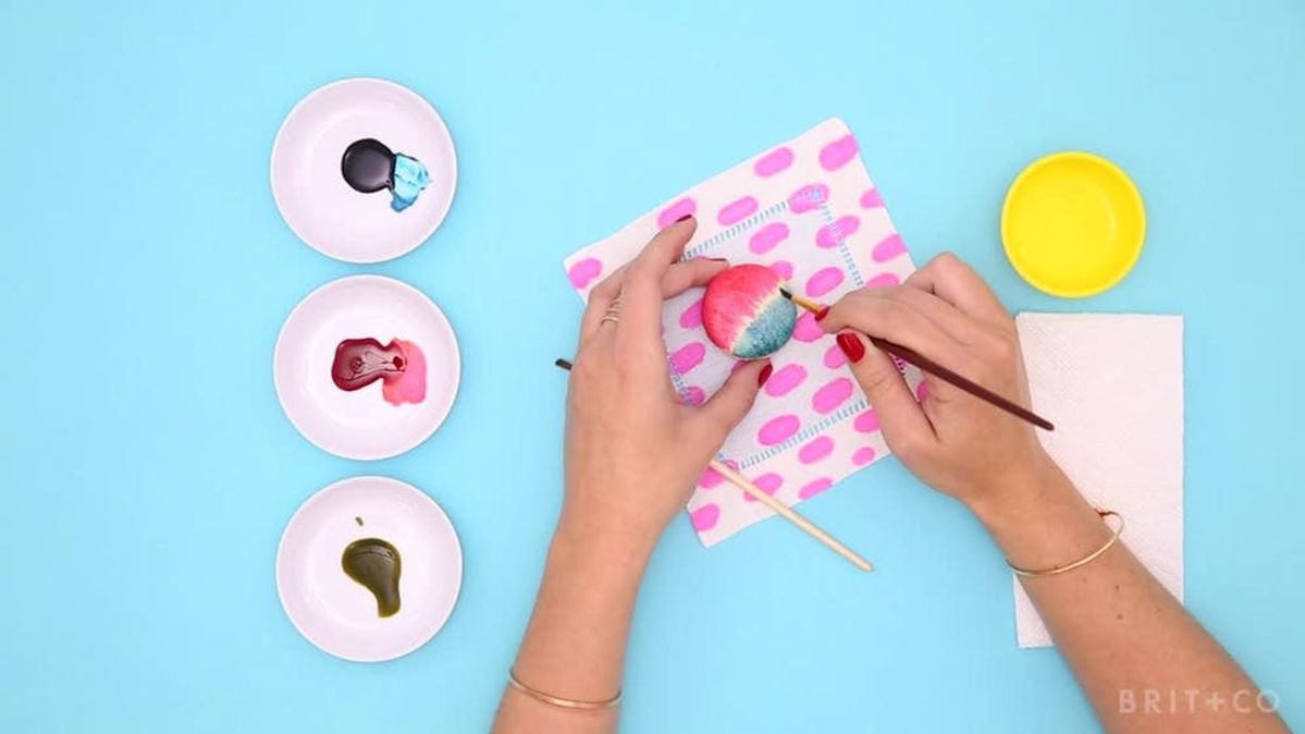 How to Make Painted Macarons