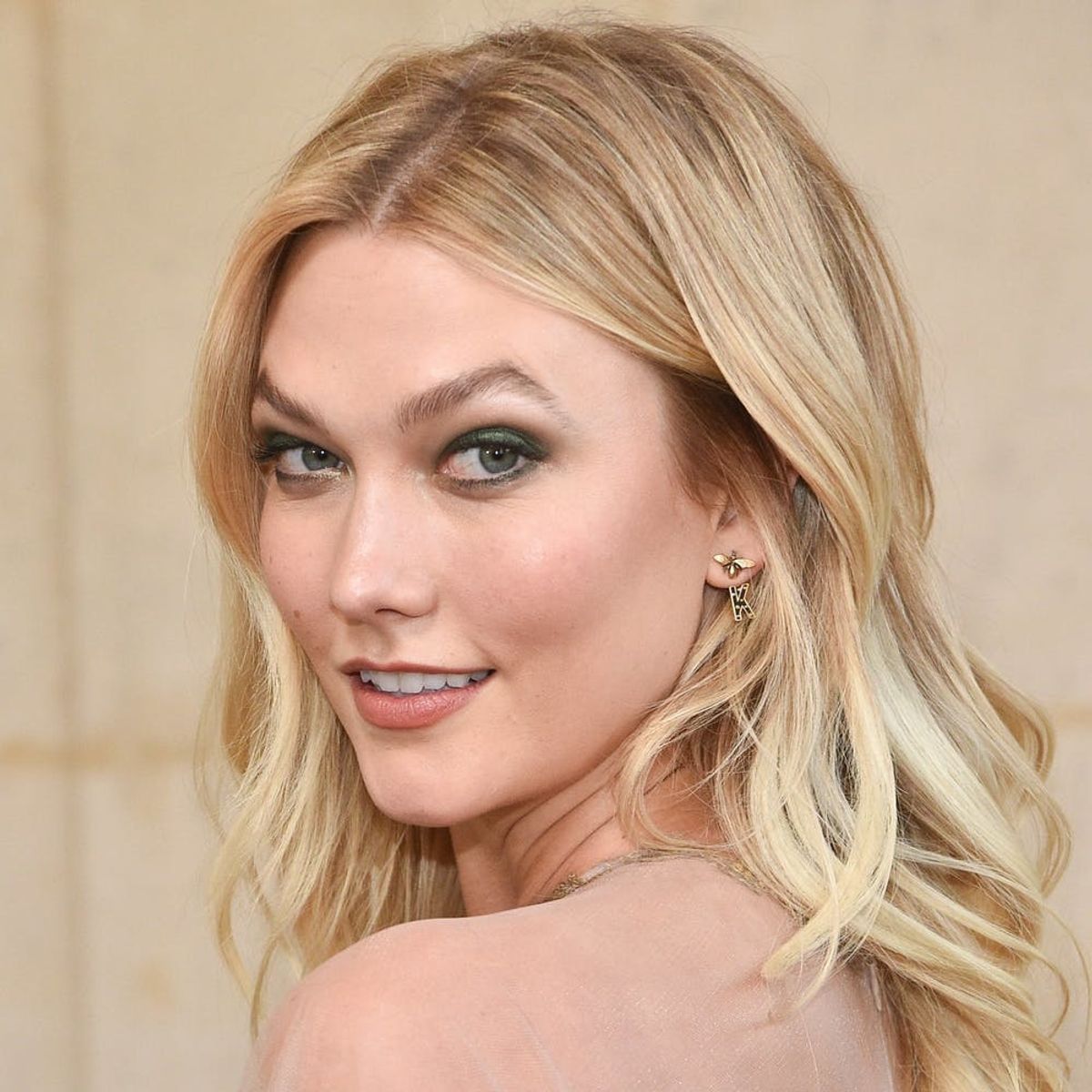 Karlie Kloss Chops 7 Inches to Debut Her New Spring Hairstyle
