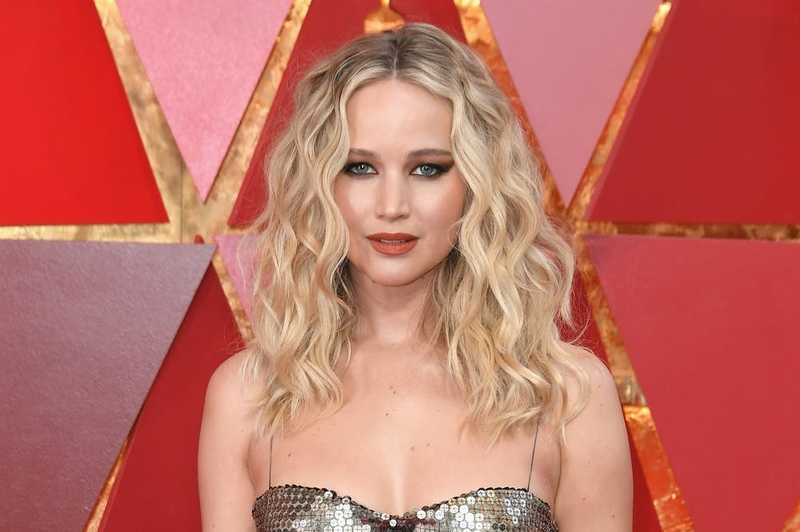 Jennifer Lawrence Is Engaged to Cooke Maroney! - Brit + Co
