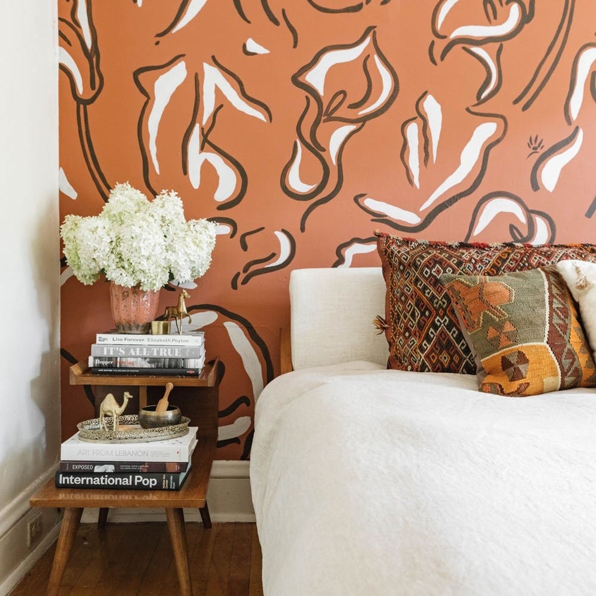 This Room Makeover Will Make You Rethink Murals for 2019