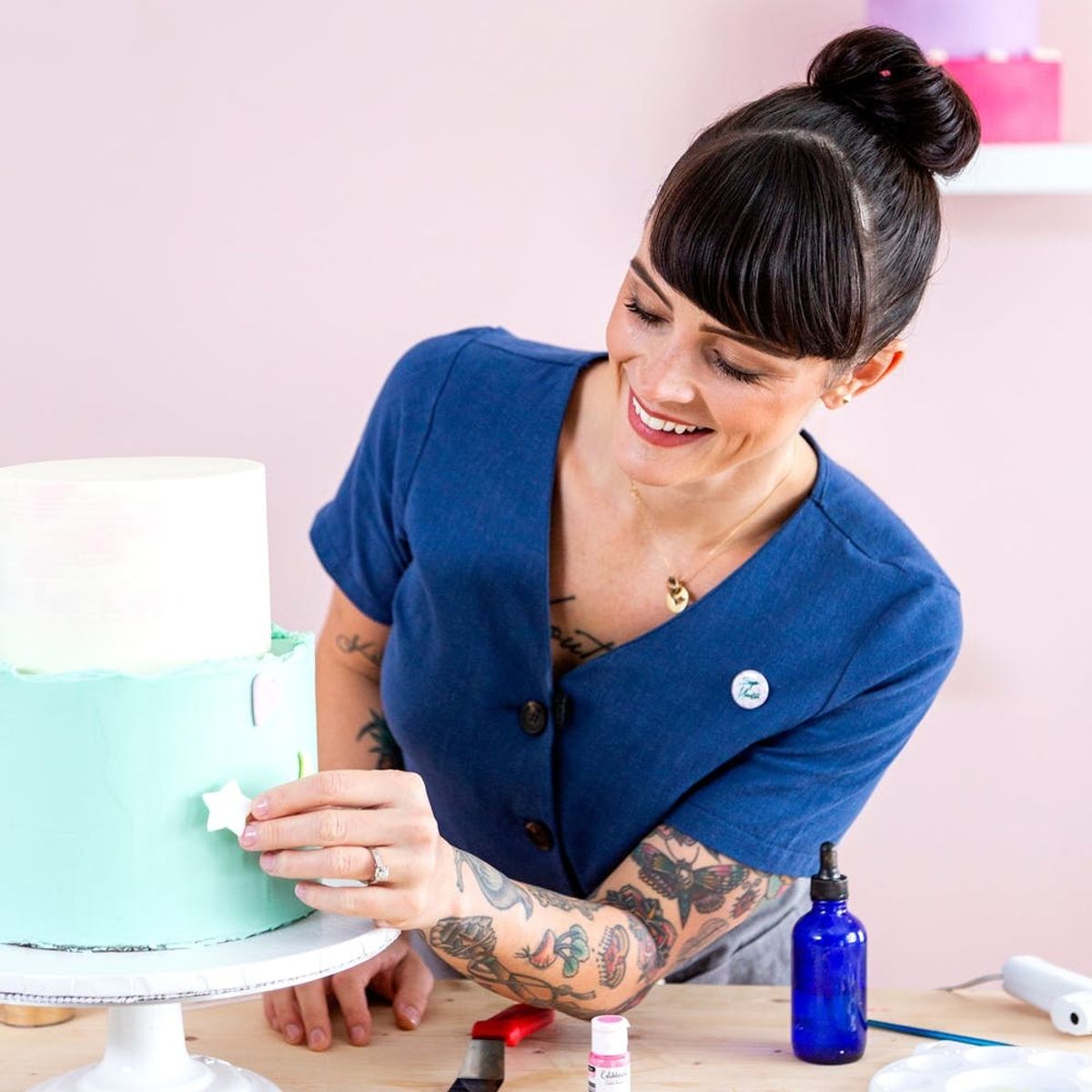 This Sugar-tastic Cake Decorating Class Will Turn Your Dessert Game *Way* Up