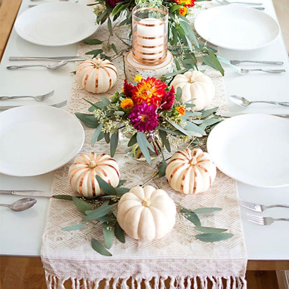 12 Genius Thanksgiving Tablescapes That Will Give You Major Inspo