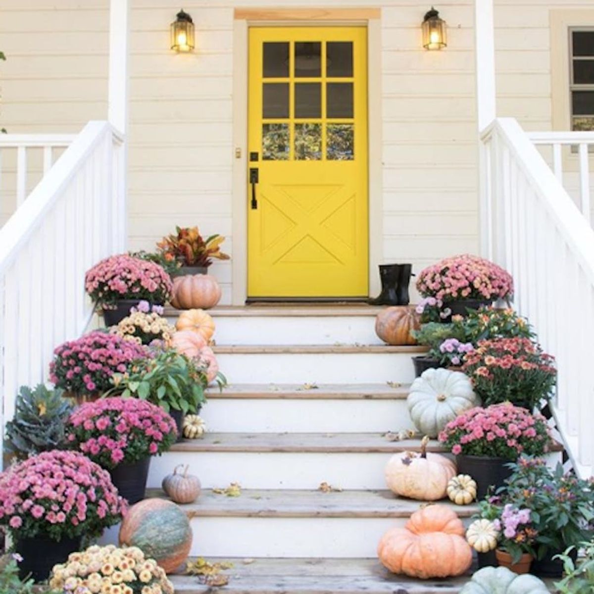 The Instagram Fall Porch Trend We Can’t Get Enough Of