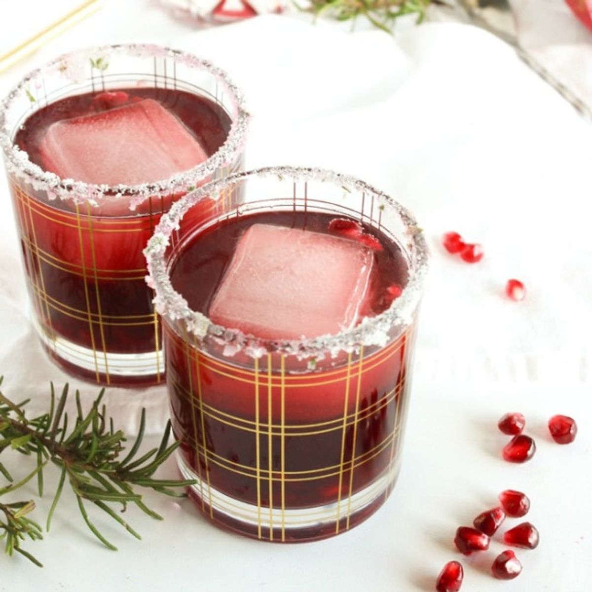 15 Juicy Pomegranate Cocktail Recipes to Ring in the New Year