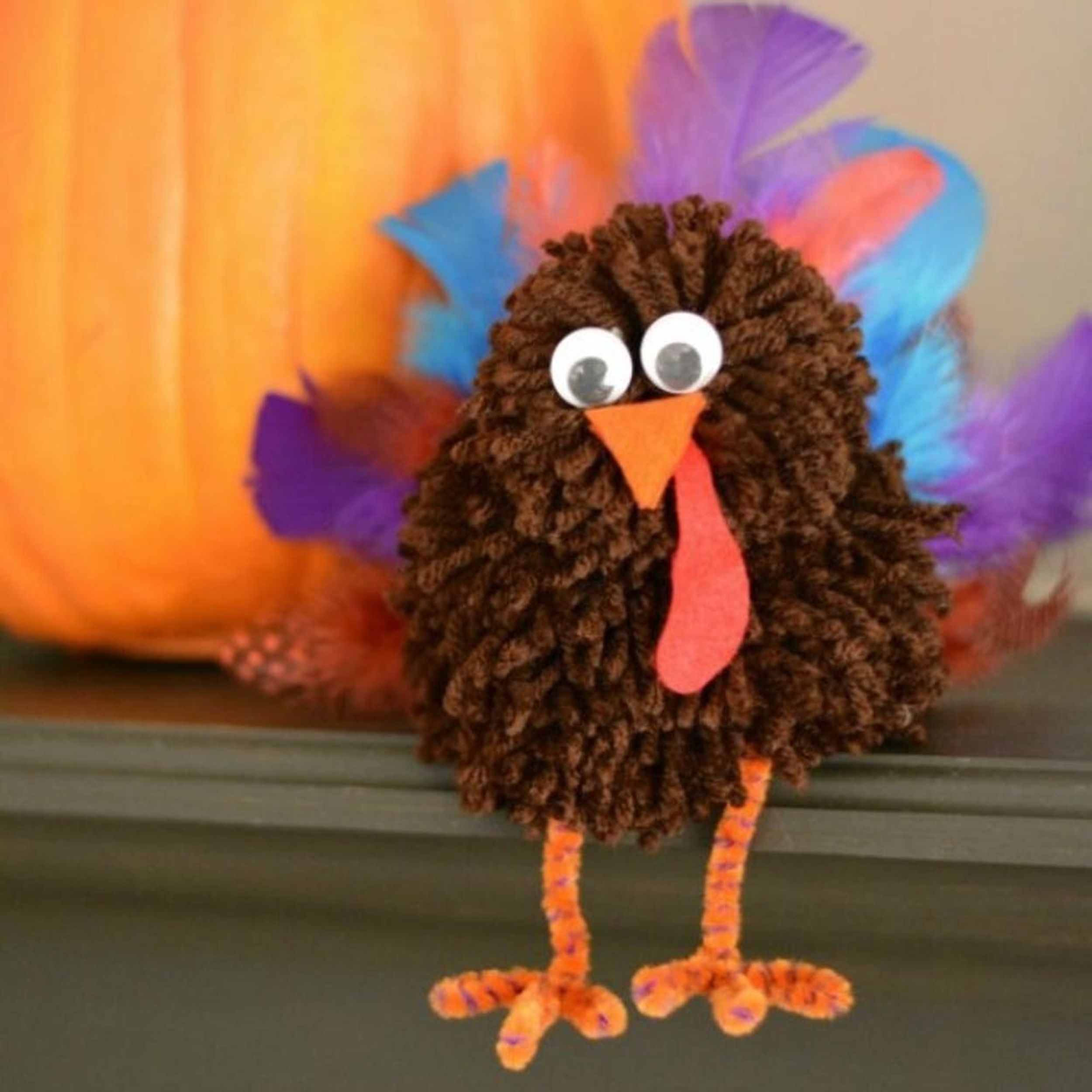 8 Creative Thanksgiving Turkey Crafts for Kids