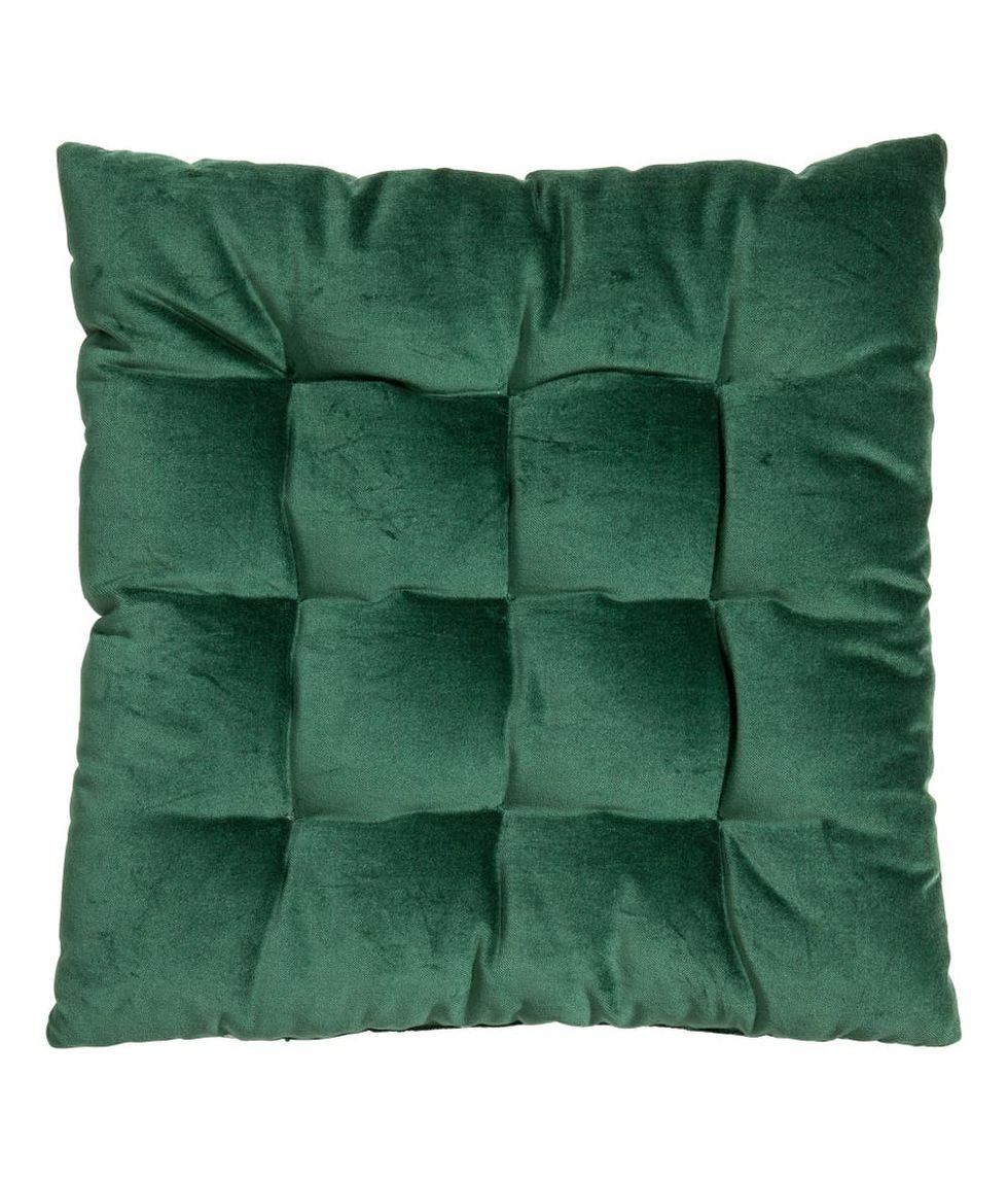 H&M’s Holiday Home Collection Is All We Want for Christmas Brit + Co