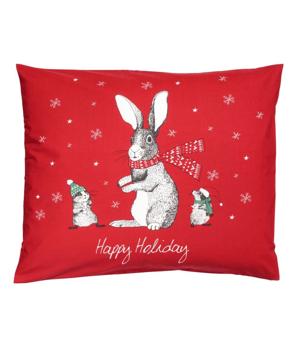 H&M’s Holiday Home Collection Is All We Want for Christmas Brit + Co