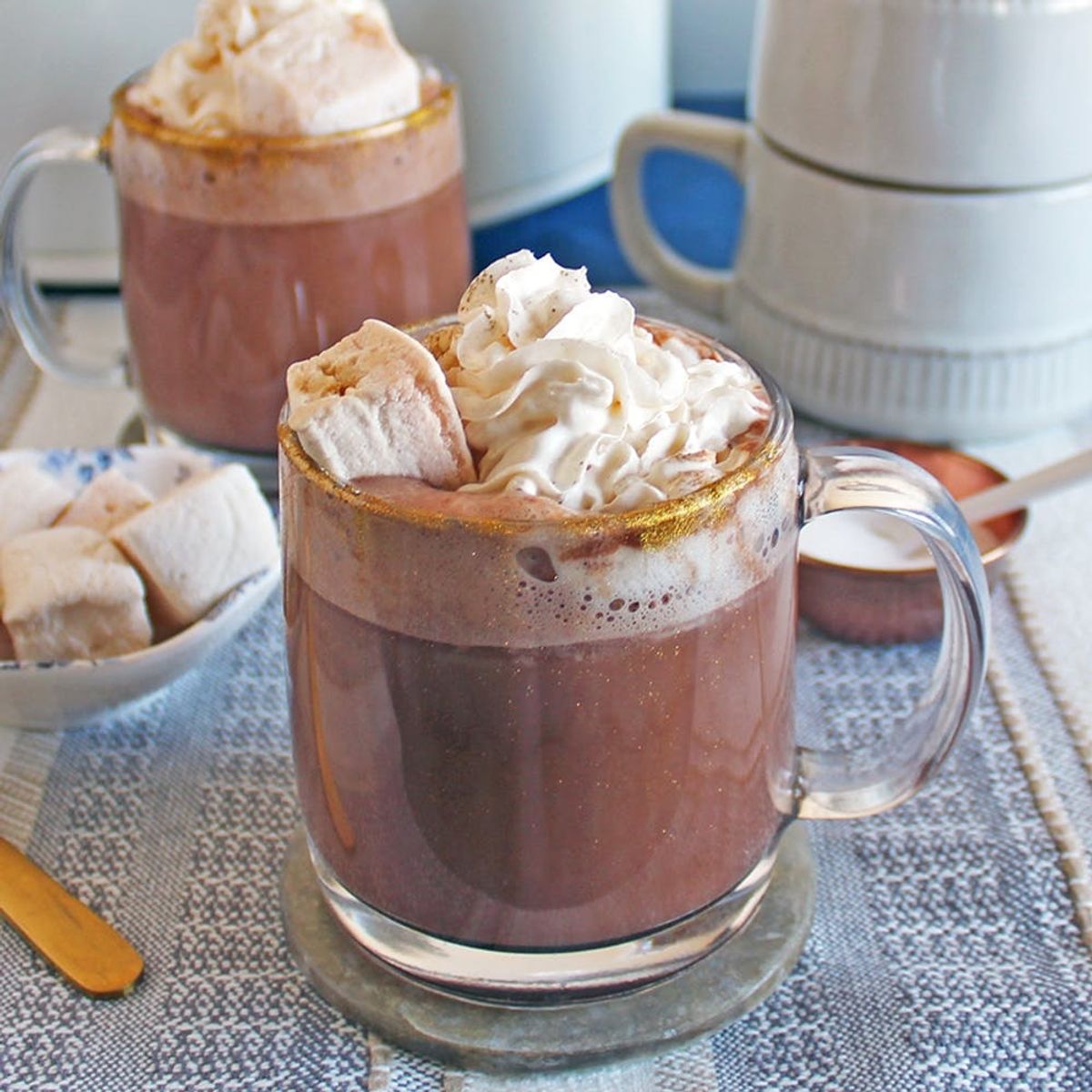 This Vegan Slow-Cooker Hot Cocoa Is Winter-Party Ready