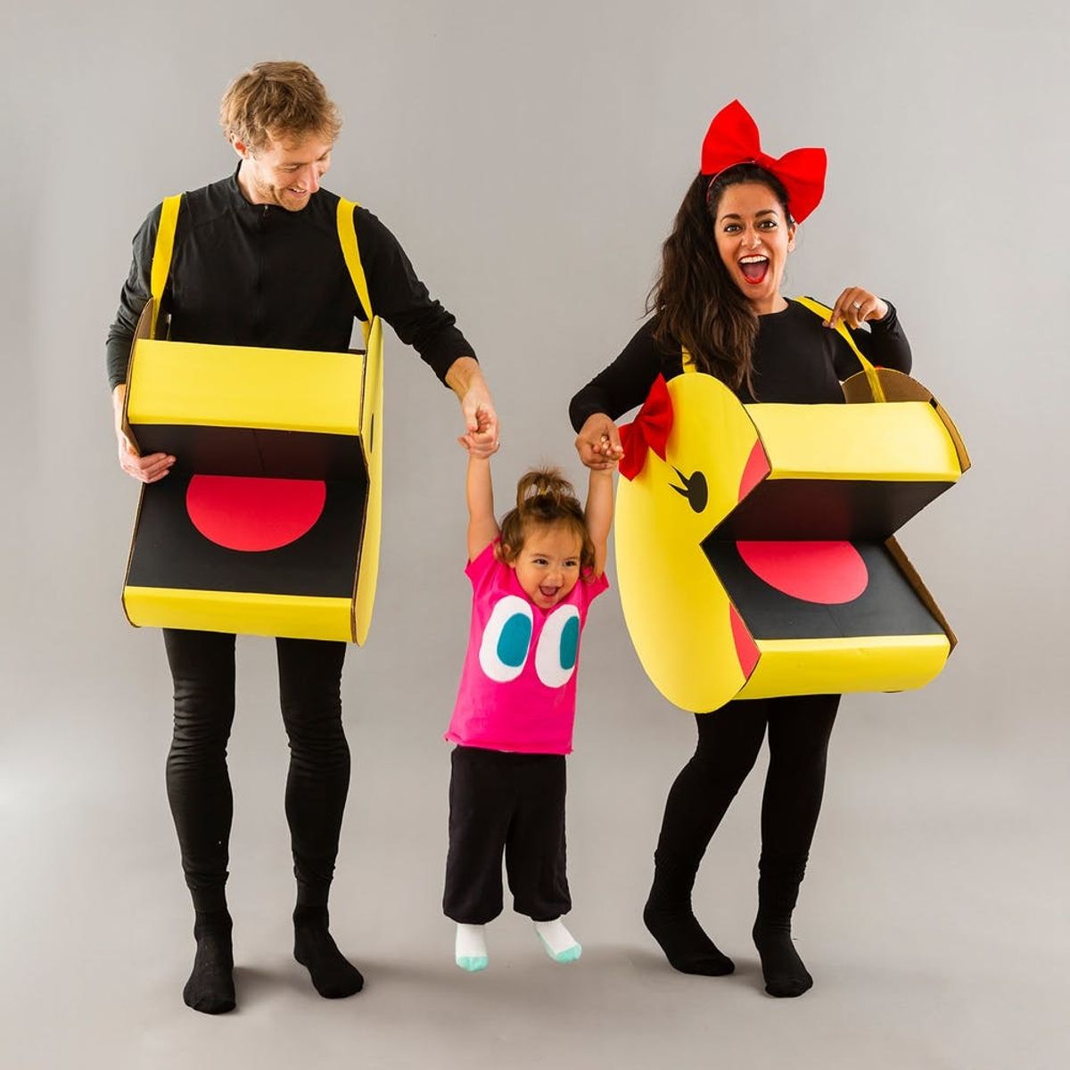 This DIY Pac-Man Family Halloween Costume Will Win You All the Throwback Points