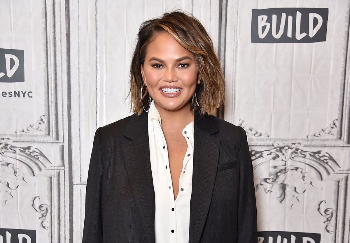 Chrissy Teigen Ate Hot Wings So Hot She Had to Go to the Doctor