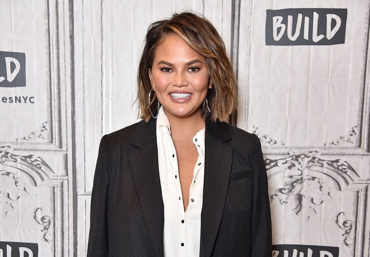 Chrissy Teigen Ate Hot Wings So Hot She Had to Go to the Doctor