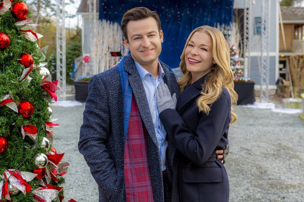Hallmark Just Released the 2018 Schedule for Its 36 New Christmas Movies 