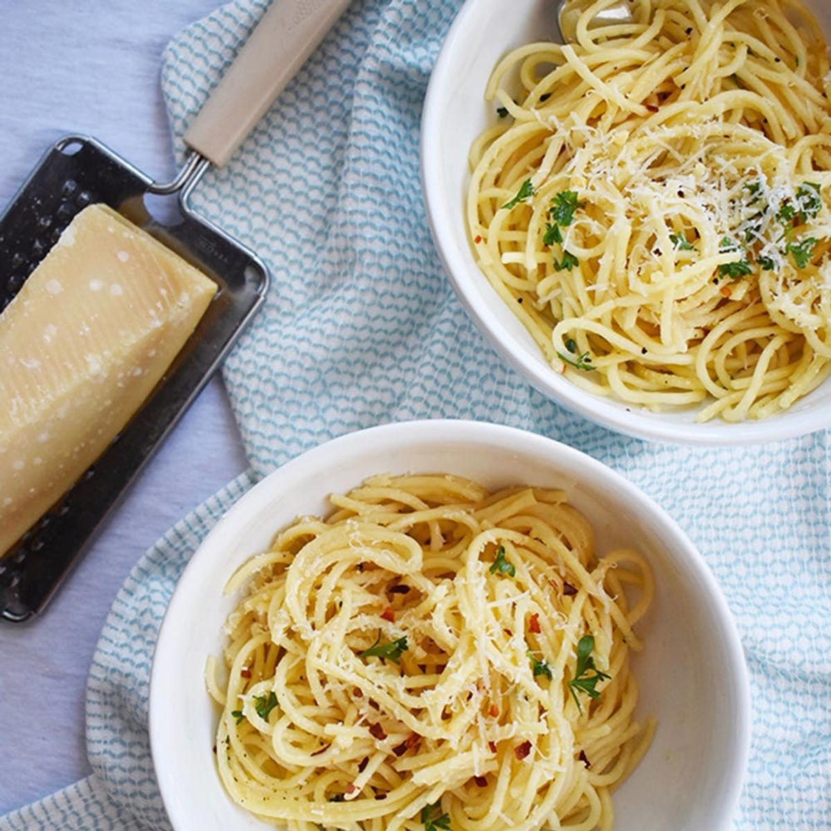 A Cheesy, Garlicky Weeknight Pasta Recipe for When Your Fridge Is Barren