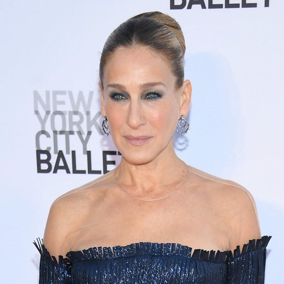 Sarah Jessica Parker Is Officially Rocking Sideswept Bangs