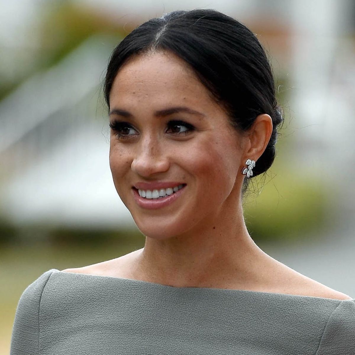 Meghan Markle’s $328 Dress From Your Favorite Mall Store Is Finally Back In Stock