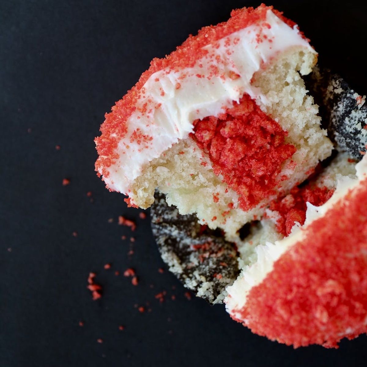 Sprinkles Flamin’ Hot Cheetos Cupcakes Are Actually VERY Tasty