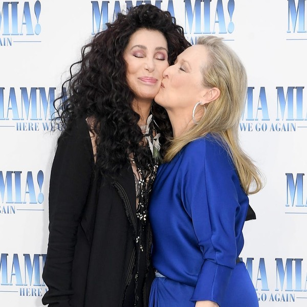 Meryl Streep And Cher Were Absolute Legends On The Mamma Mia Here We Go Again Red Carpet Brit Co