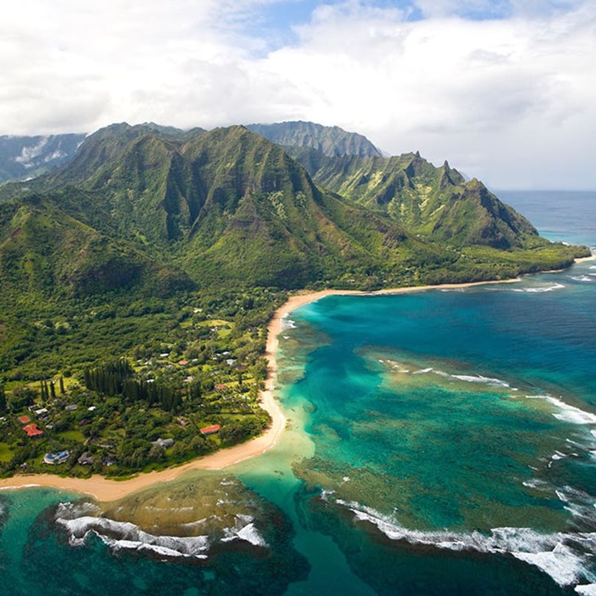 Go Island Hopping With This Guide to the Hawaiian Islands
