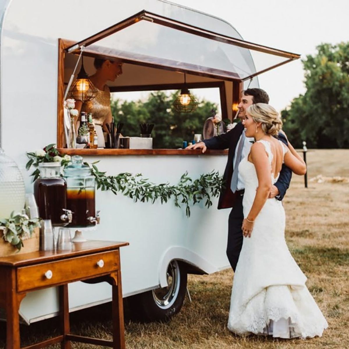 Mobile Bars Are the Latest Wedding Trend You Need Get On Board With