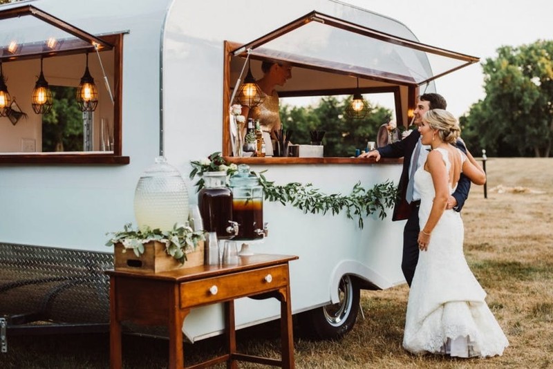 How much does a bartender charge for a wedding | Honestweddingadvice.com