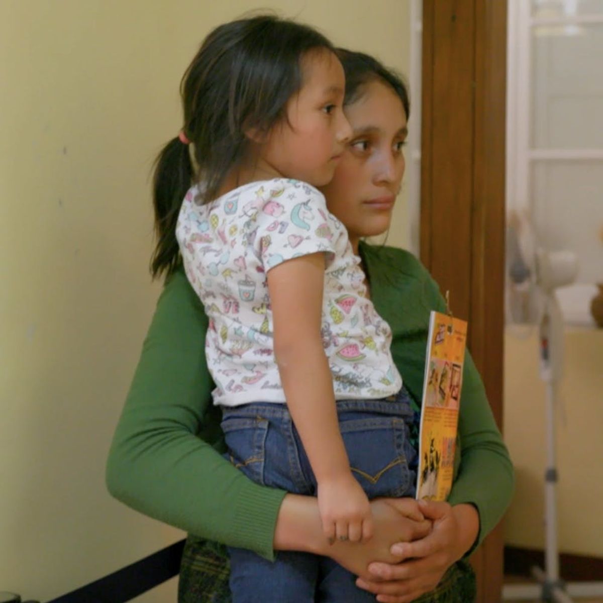 VIDEO: 6-Year-Old Guatemalan Girl Reunites With Her Parents After 7-Month Detention by US