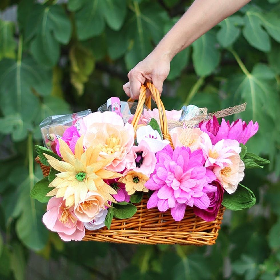 17 Stylish Picnic Baskets You Can Buy or DIY