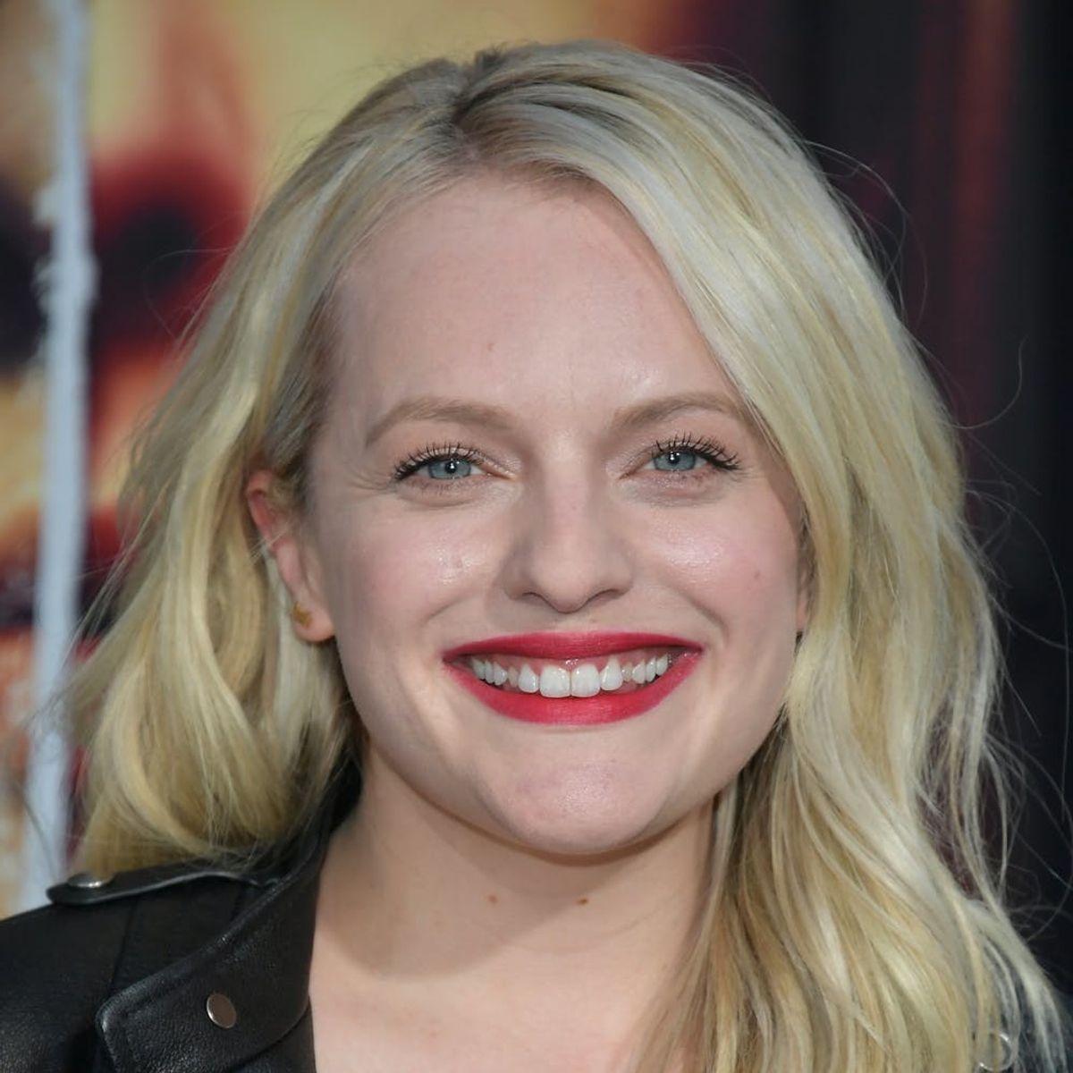 See the Trendy Hue Elisabeth Moss Just Swapped Her Blonde Locks For