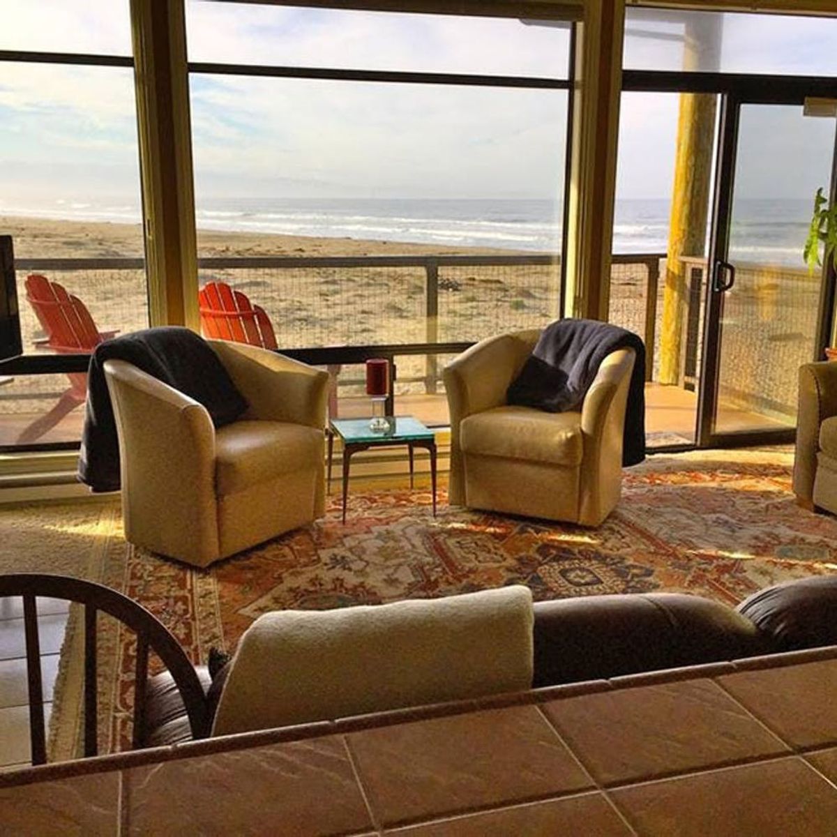 8 Beachfront Airbnbs for Your Next Relaxing Summer Vacation