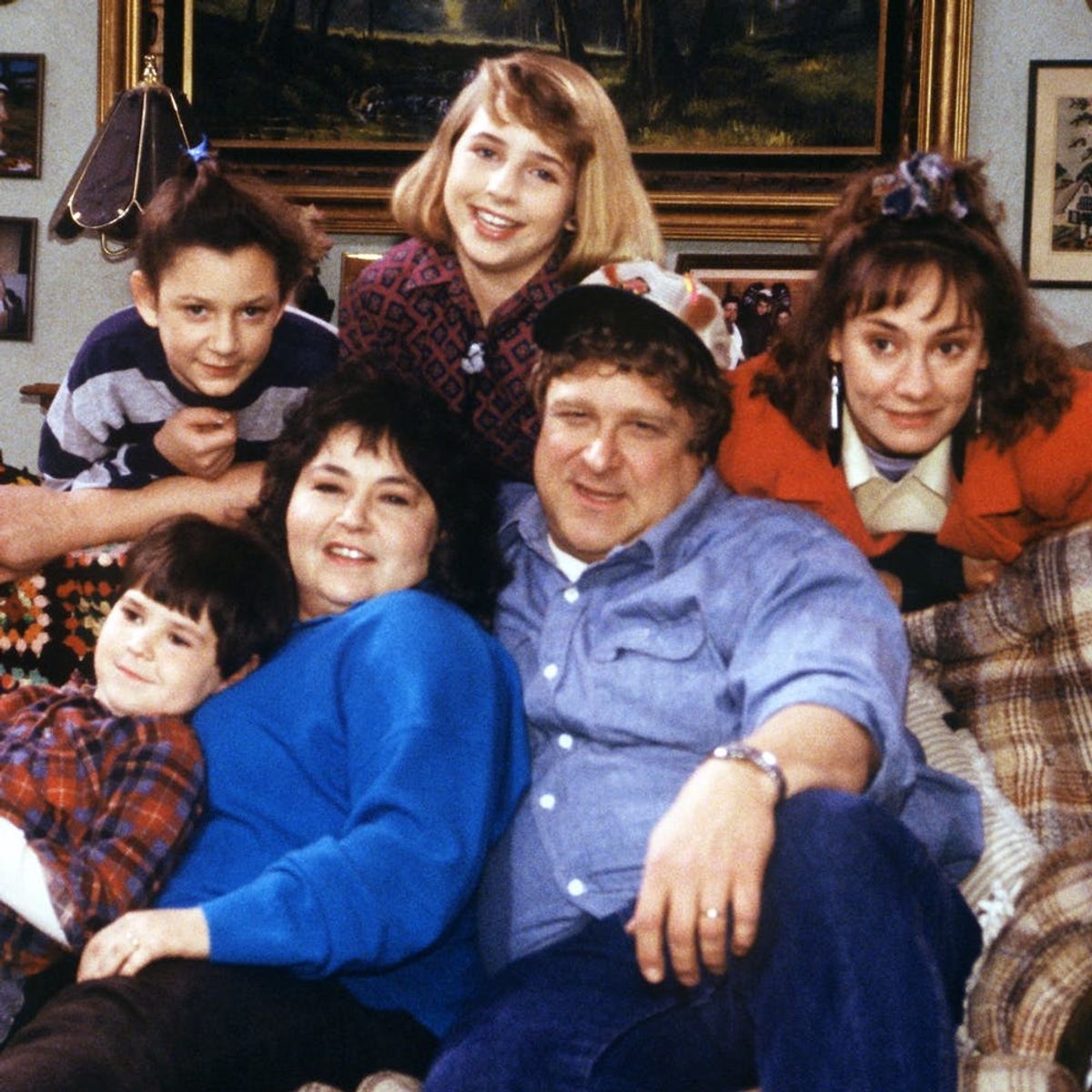 The First Pic of the “Roseanne” Revival Is Here and It’s a ’90s Nostalgia DREAM