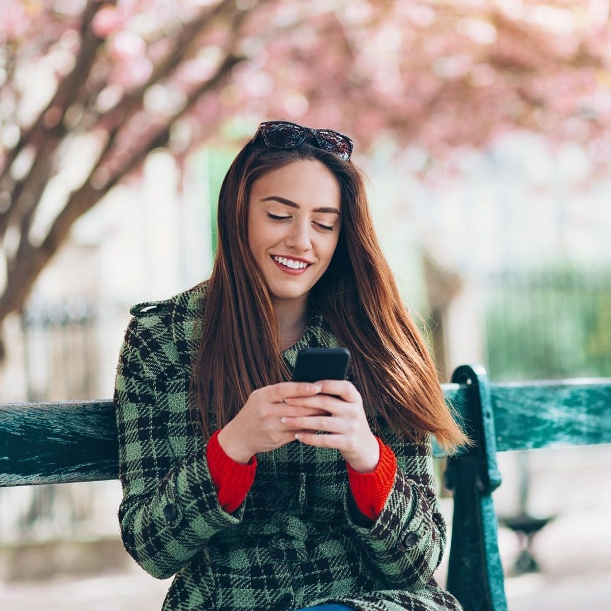 This Dating App Is Helping Women Call Out Catfishing