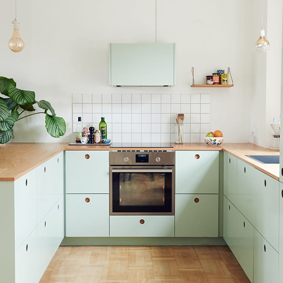 4 Reasons You Should Replace Your Kitchen Cabinets With Drawers