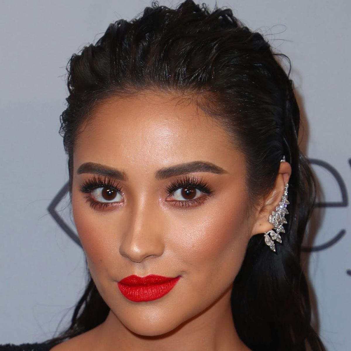 Shay Mitchell Looks *SO* Different With Pink Hair