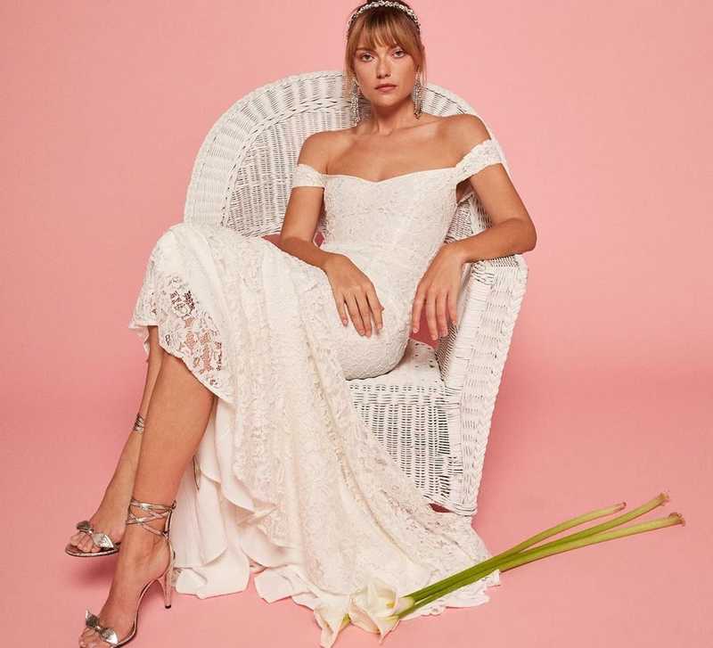 18 Meghan Markle-Approved Wedding Dresses for 2018 Brides - Brit + Co 18 Meghan Markle-Approved Wedding Dresses for 2018 Brides - Brit + Co