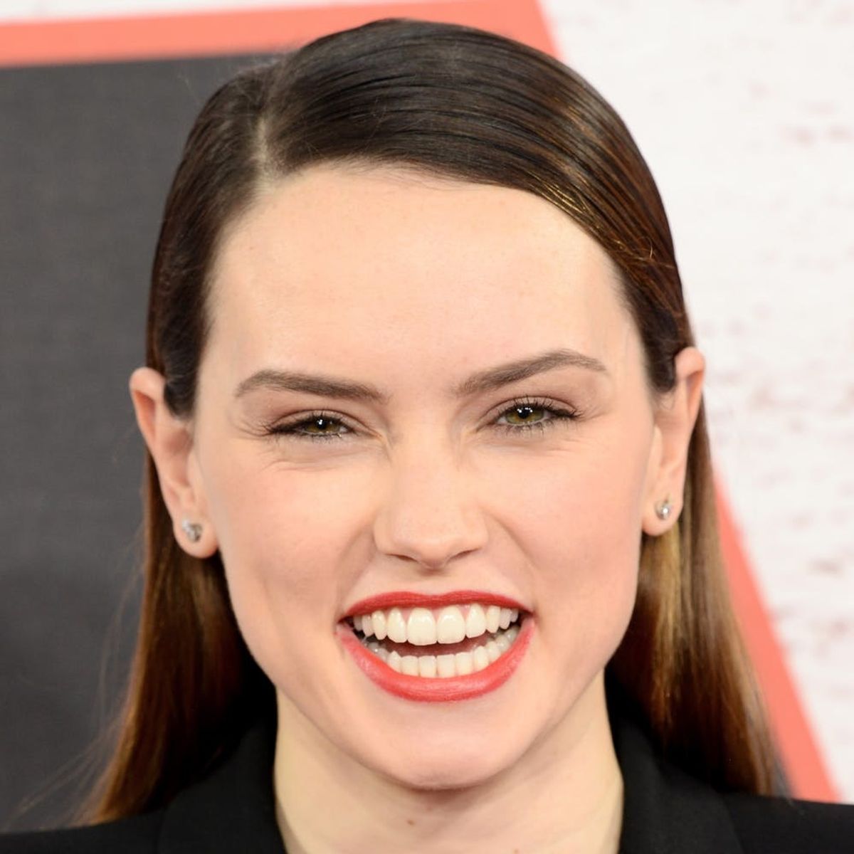 You Won’t Recognize Daisy Ridley With Blonde Hair