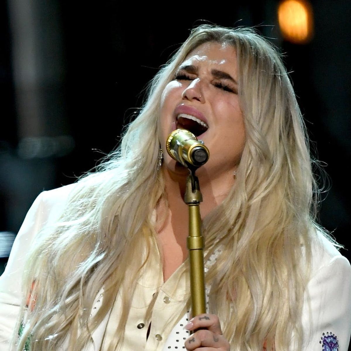 Kesha’s Emotional 2018 Grammys Performance Brought *Everyone* to Tears