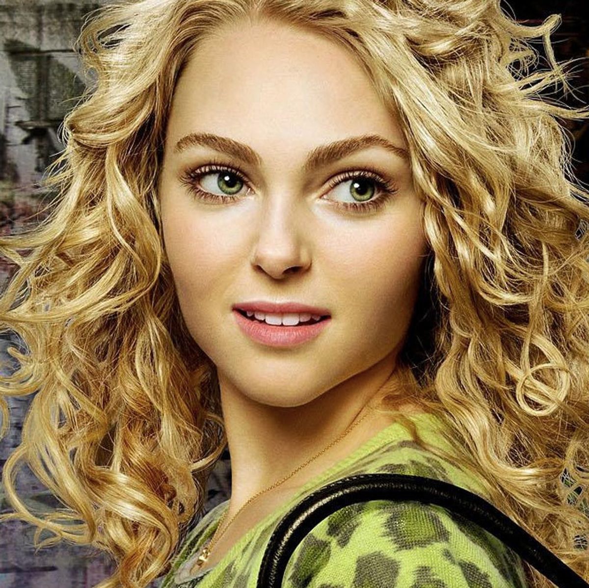 How Carrie Bradshaw in ‘The Carrie Diaries’ Became My Spiritual Mentor