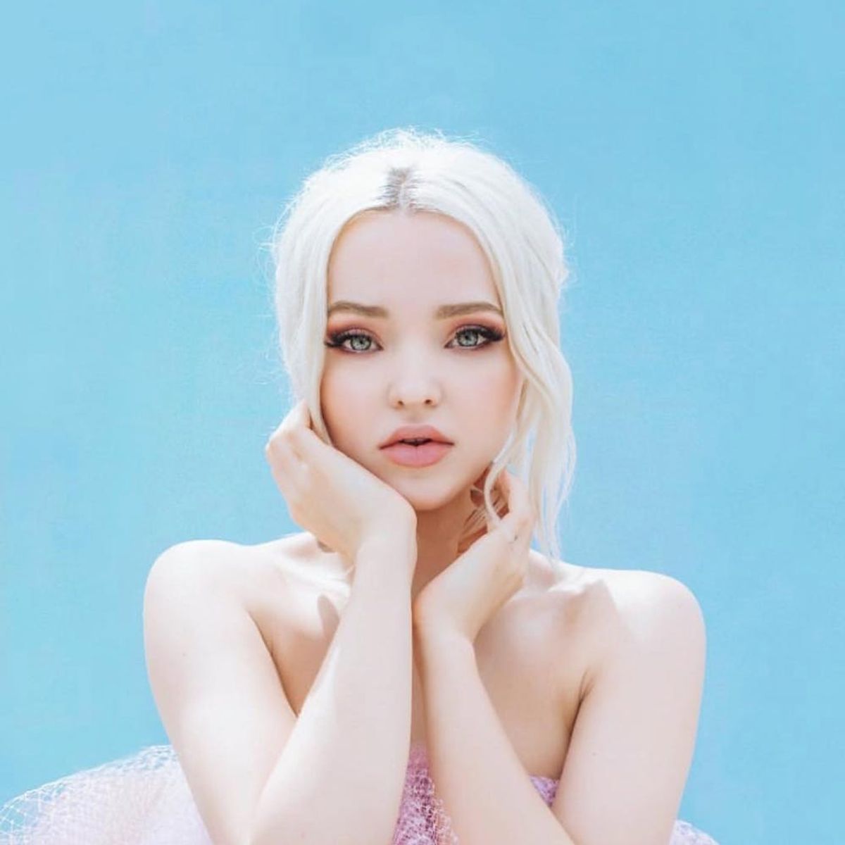 See Dove Cameron With “Manic Pixie” Bubblegum Pink Hair
