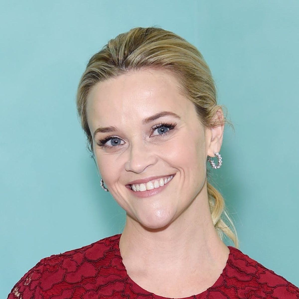 Reese Witherspoon Designed a Pin to Go With All Those Black Gowns on the 2018 Golden Globes Red Carpet