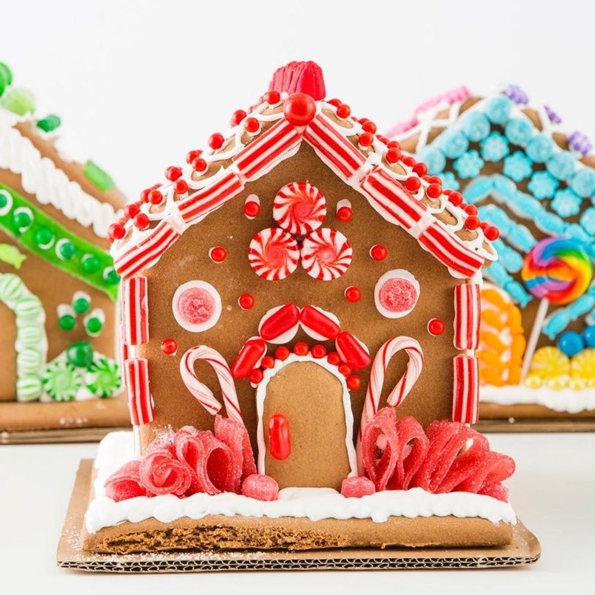 5 Must-Have Tips for Hosting a Gingerbread Decorating Party