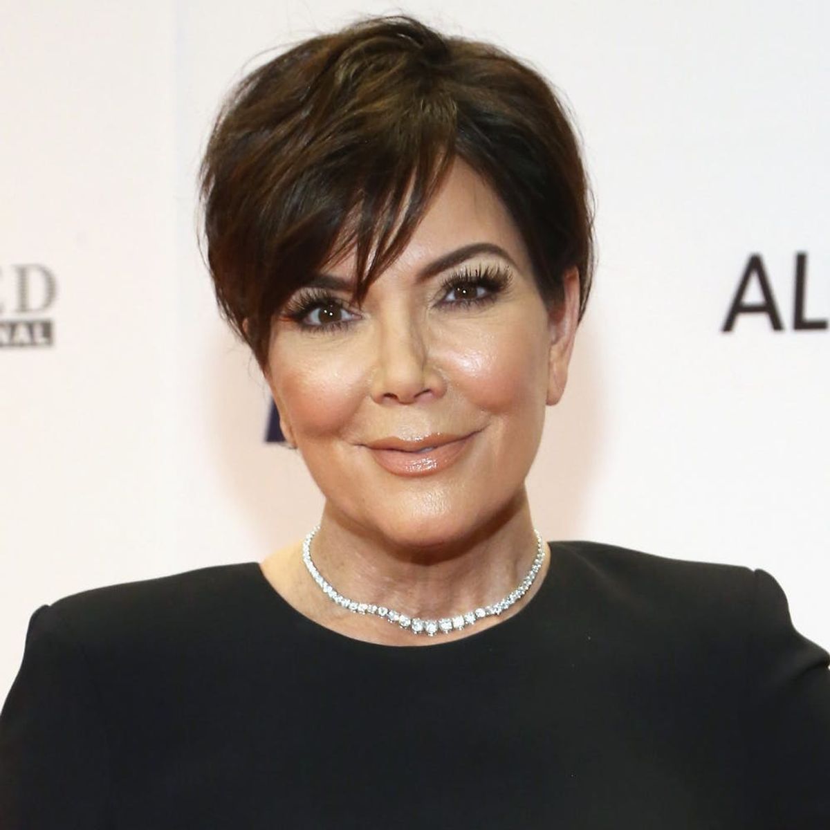 Kris Jenner’s 2017 Christmas Decorations Are Just as Extra as You’d Imagine