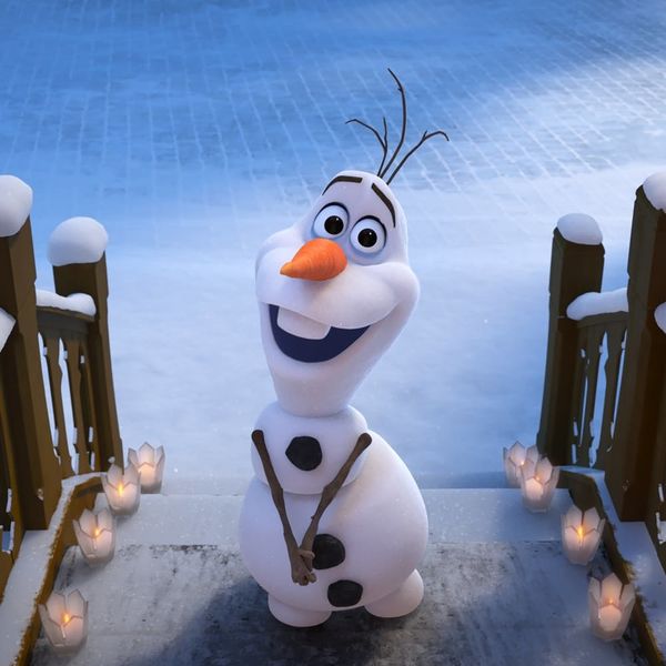 Disney's 'Olaf's Frozen Adventure' Is Leaving Theaters and Heading to TV -  Brit + Co