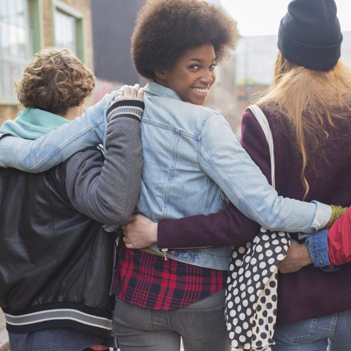 6 Ways to Stay in Touch With Your College Besties
