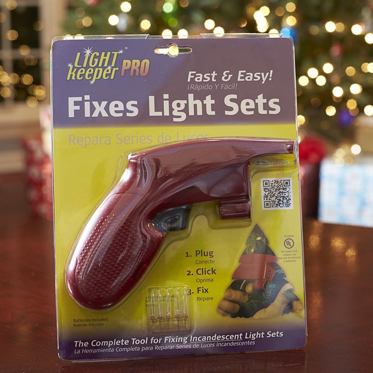 This All-in-One Tool Fixes Everything You Hate About Glitchy Holiday Lights