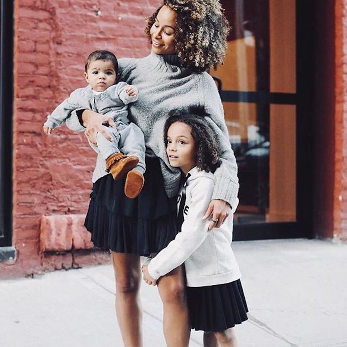 11 Surprisingly Chic Ways to Match Your Family’s Outfits for Holiday Photos