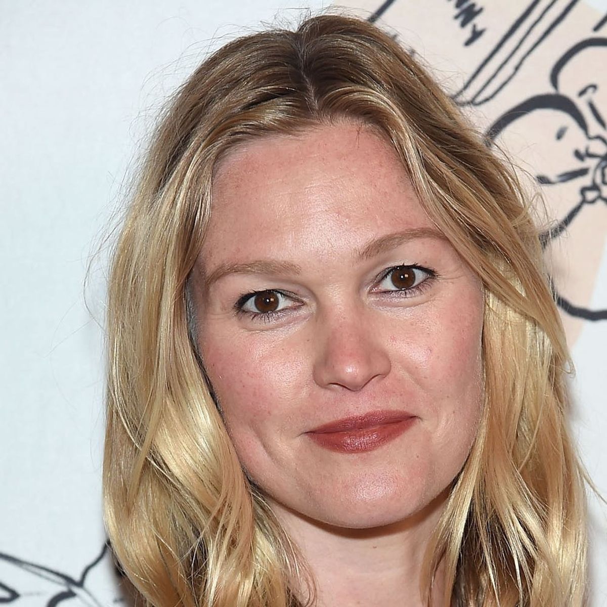 Julia Stiles Had the BEST Response for Mommy Shamers Accusing Her of Holding Her Baby Improperly