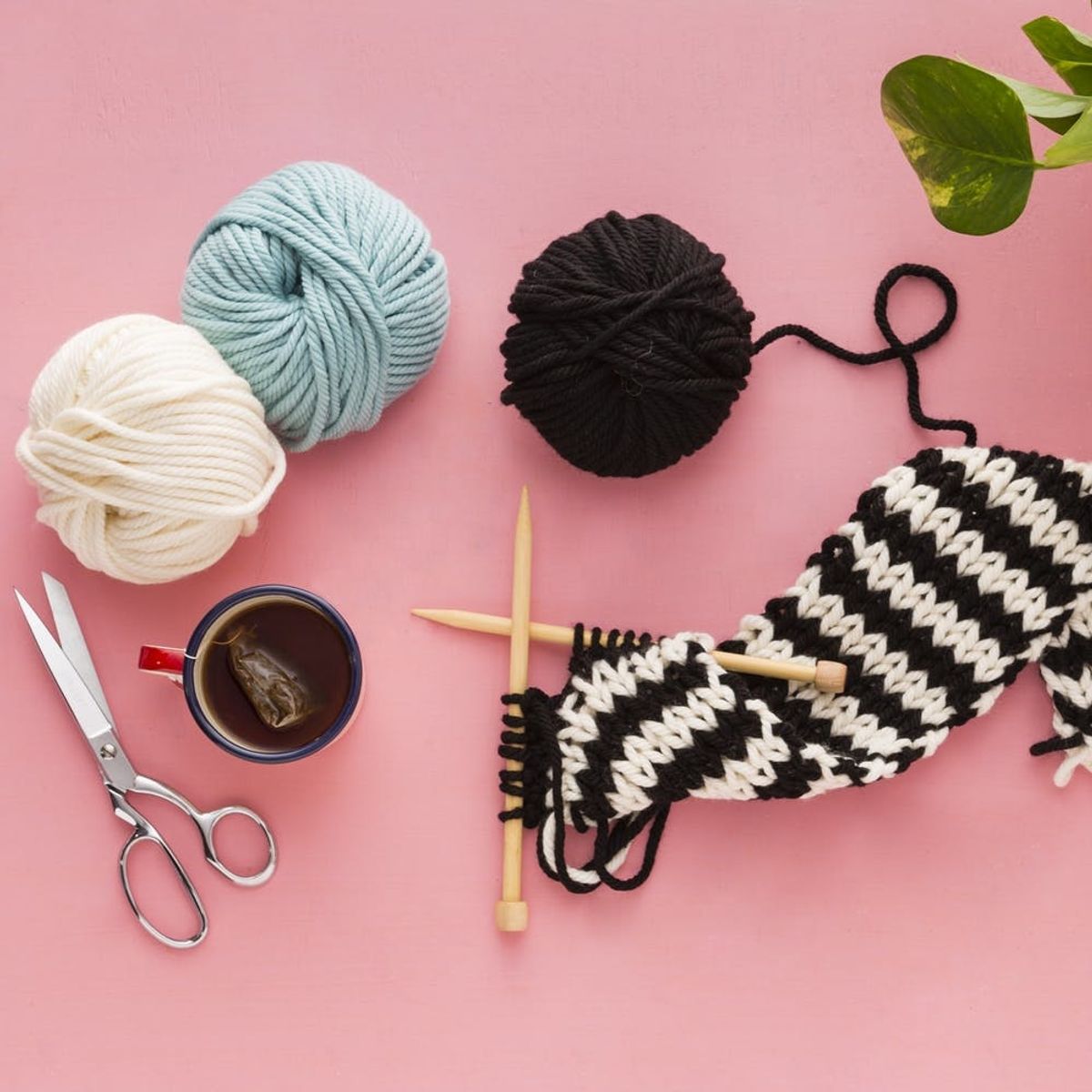 11 Quick Knits for Holiday Gifts (+ How to Get a FREE Holiday Pattern!)